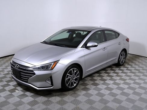 Used 2020 Hyundai Elantra Limited w/ Ultimate Package 03 FWD image 3