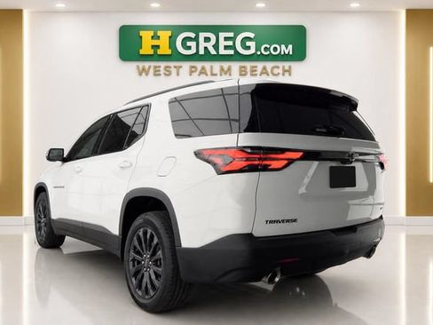 Used 2022 Chevrolet Traverse RS FWD image 2