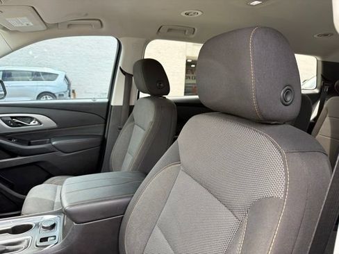 Used 2019 Chevrolet Traverse LT AWD/4WD image 14