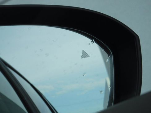 Used 2023 Nissan Rogue SV w/ SV Premium B Package image 30