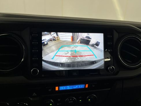 Used 2020 Toyota Tacoma TRD Sport w/ TRD Premium Sport Package AWD/4WD image 71