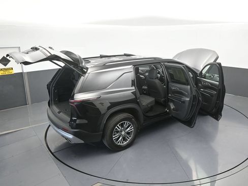Used 2024 Chevrolet Traverse LT FWD image 73