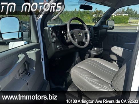 Used 2019 Chevrolet Express 2500 Extended image 6