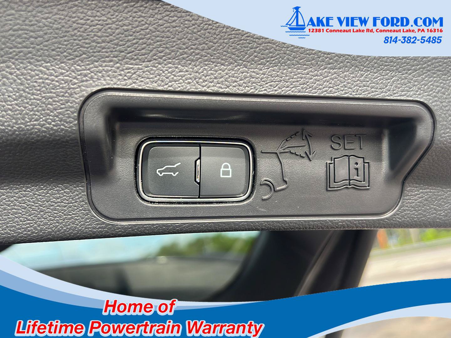 Used 2023 Ford Explorer XLT w/ Equipment Group 202A AWD/4WD image 9