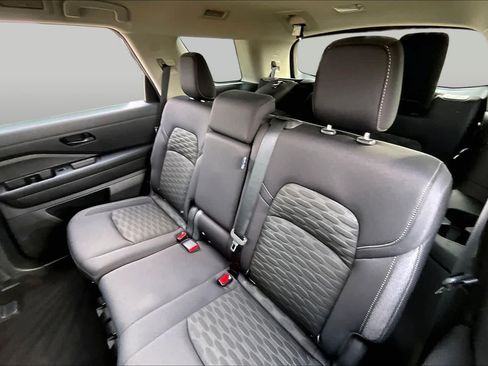 Certified 2024 Nissan Pathfinder SV FWD image 18