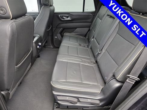 Used 2023 GMC Yukon SLT w/ SLT Premium Package image 14