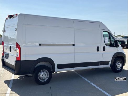 Used 2024 RAM ProMaster 2500 w/ Premium Convenience Group FWD image 2