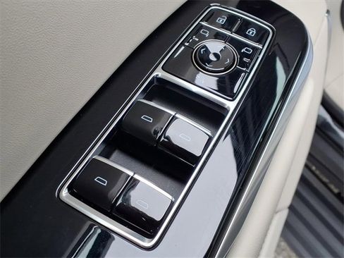 Certified 2025 Cadillac Escalade Premium Luxury Platinum image 19