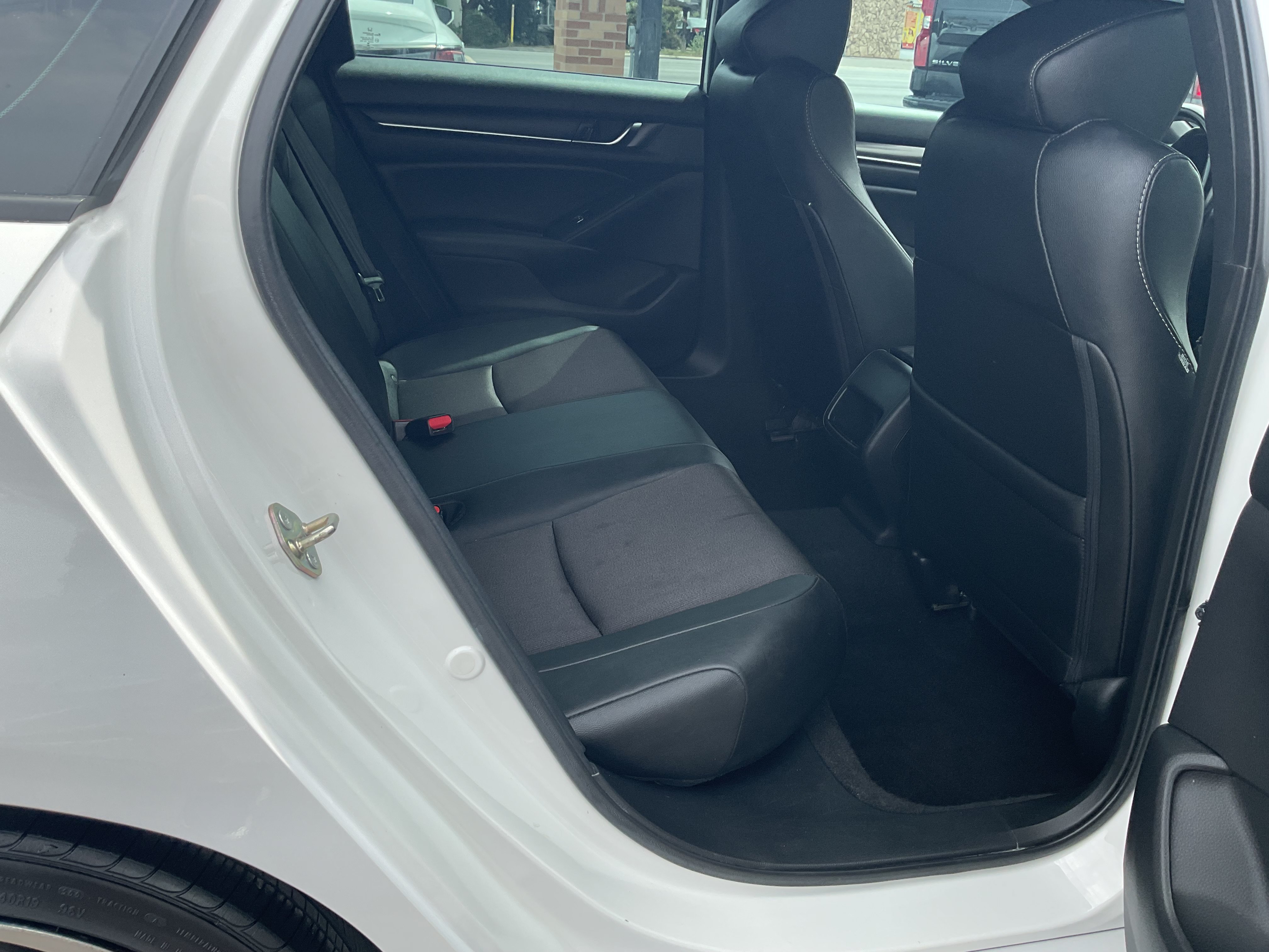 Used 2020 Honda Accord Sport image 10