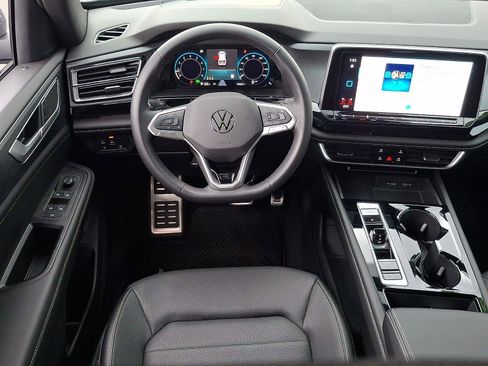 Used 2024 Volkswagen Atlas Cross Sport SEL R-Line image 10