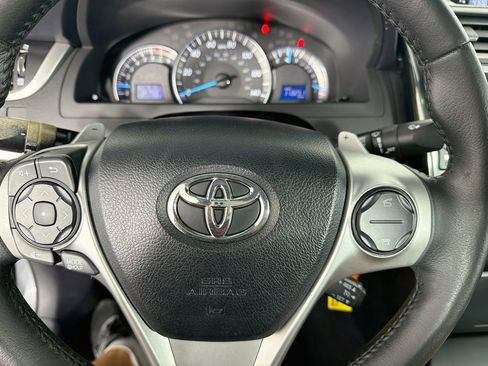 Used 2013 Toyota Camry SE FWD image 16