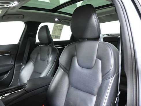 Used 2018 Volvo S90 T6 Momentum w/ Convenience Package image 15