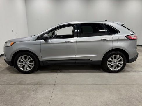 Used 2022 Ford Edge Titanium AWD/4WD image 6