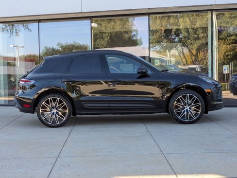 Certified 2026 Porsche Macan AWD/4WD image 8