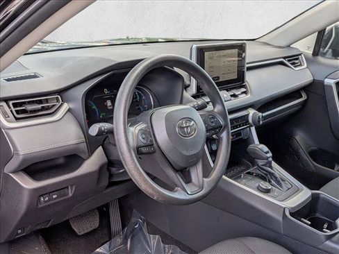 Used 2025 Toyota RAV4 LE AWD/4WD image 9