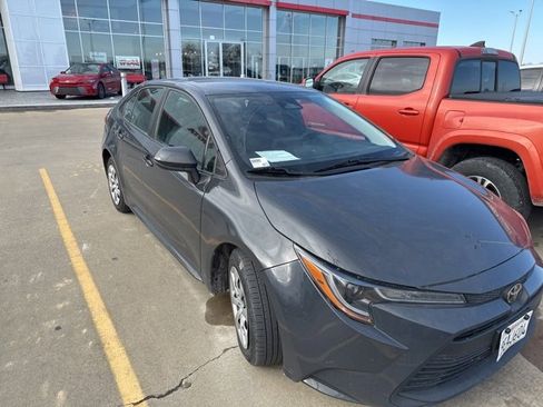 Used 2023 Toyota Corolla LE image 2