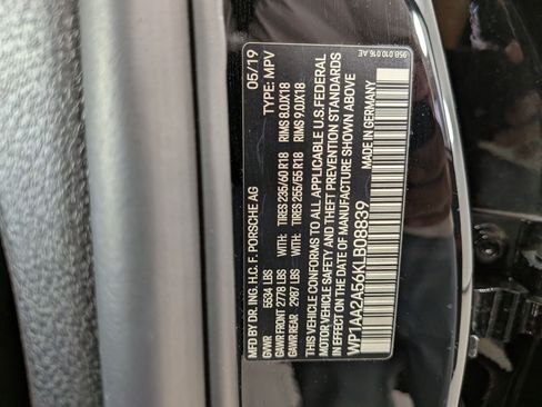 Certified 2019 Porsche Macan AWD/4WD image 28