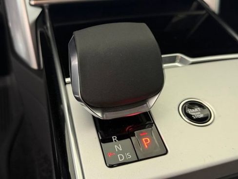 New 2025 Land Rover Range Rover Autobiography AWD/4WD image 34