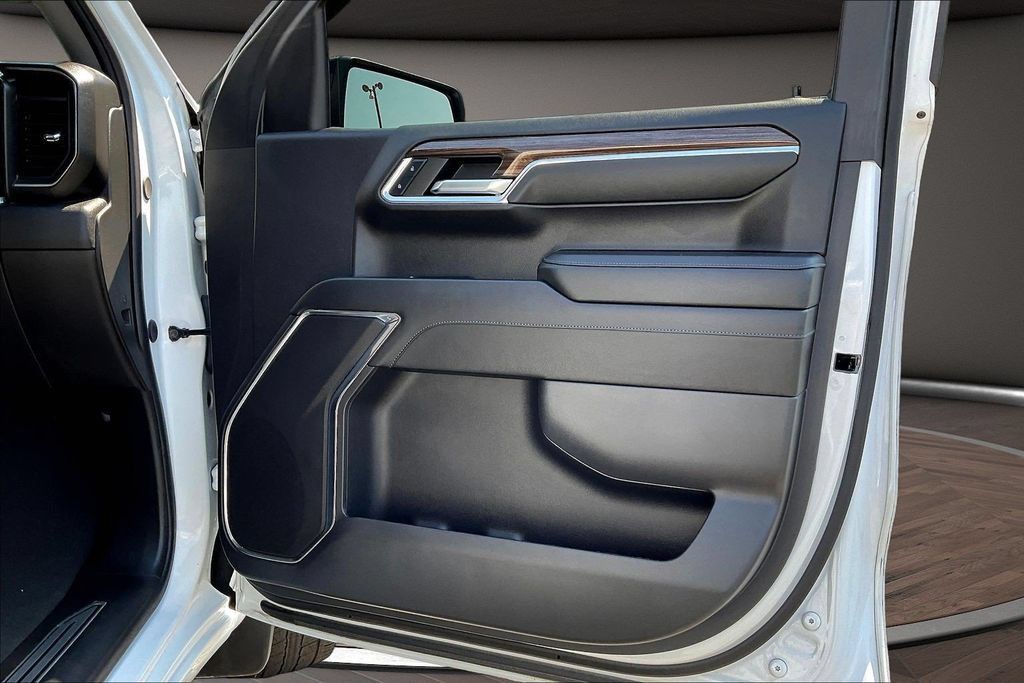 Used 2024 Chevrolet Silverado 1500 RST RWD image 32