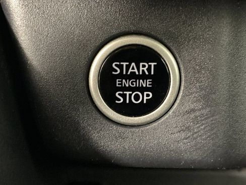 Used 2023 Nissan Rogue SV FWD image 17