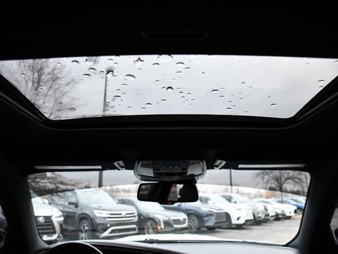 Used 2021 Dodge Charger R/T w/ Plus Group image 30