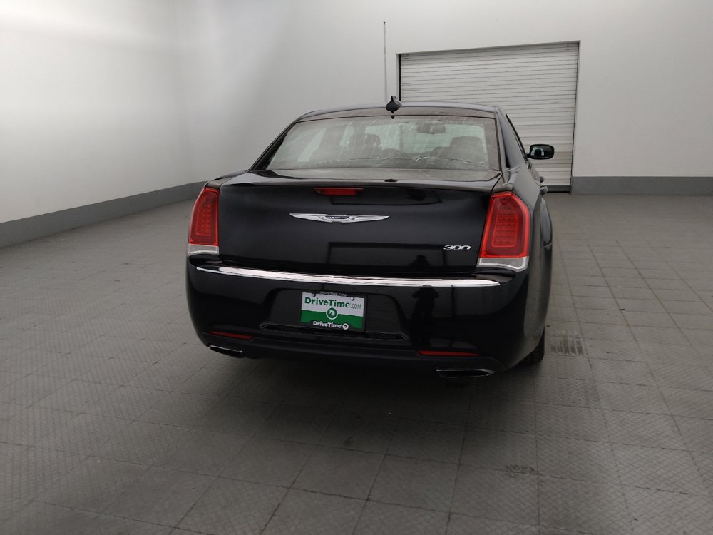 Used 2016 Chrysler 300 Limited RWD image 7