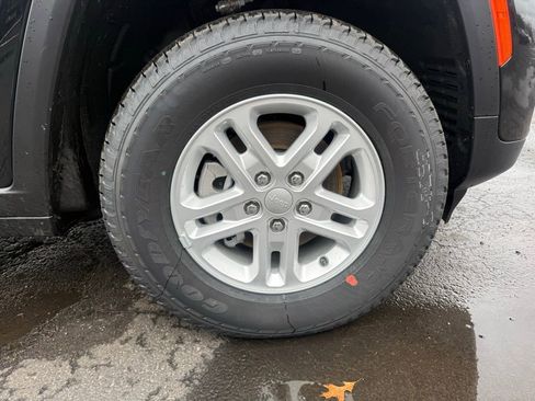 New 2025 Jeep Grand Cherokee Laredo w/ Luxury Tech Group I image 56