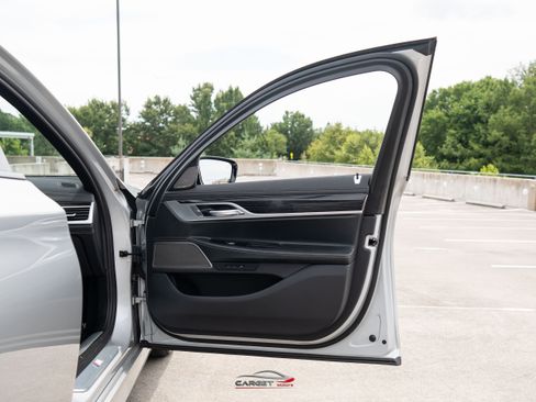 Used 2019 BMW 750i w/ M Sport Package RWD image 45