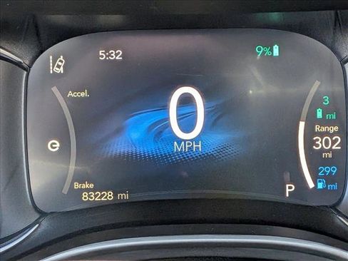 Used 2022 Chrysler Pacifica Touring-L image 3