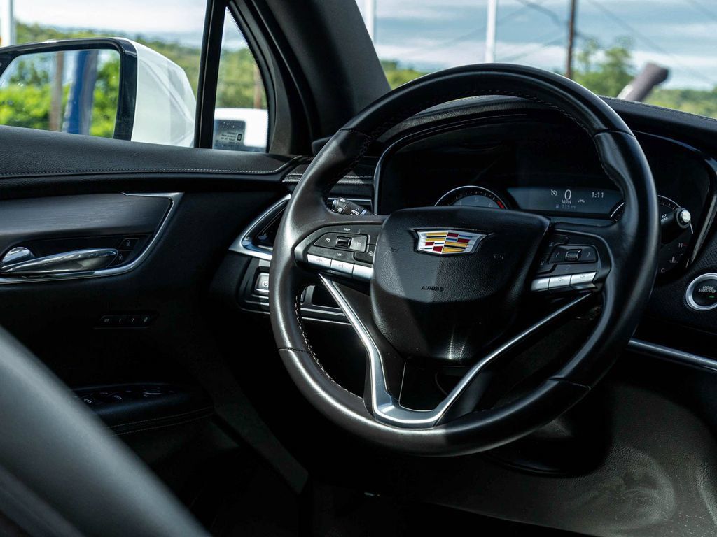 Used 2024 Cadillac XT6 Luxury w/ LPO, Floor Liner Package AWD/4WD image 24