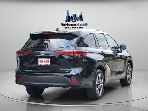 Used 2021 Toyota Highlander XLE FWD image 4