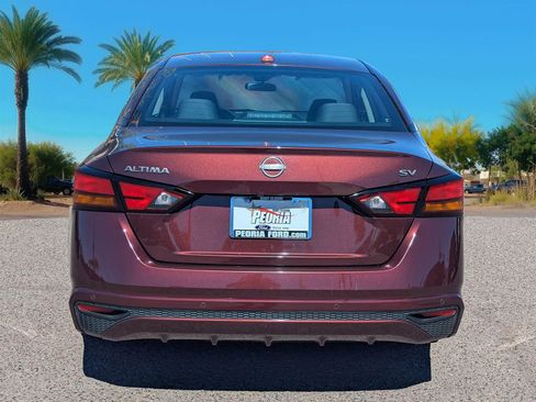 Used 2024 Nissan Altima 2.5 SV image 4