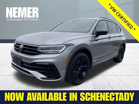 Certified 2023 Volkswagen Tiguan SE R-Line AWD/4WD image 1