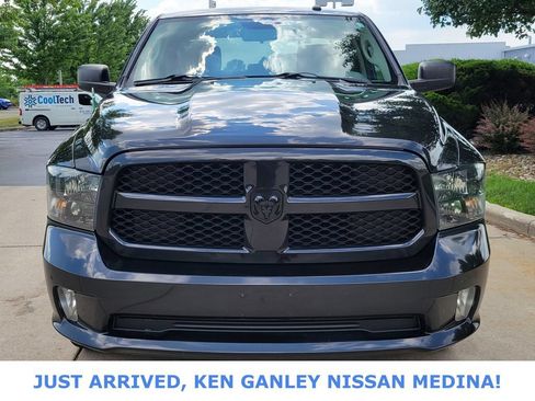 Used 2015 RAM 1500 Express AWD/4WD image 9