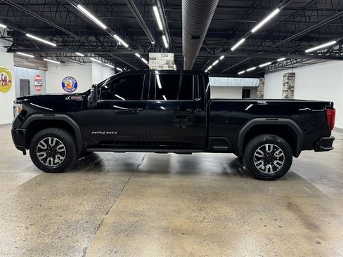 Used 2022 GMC Sierra 2500 AT4 w/ AT4 Preferred Package AWD/4WD image 4