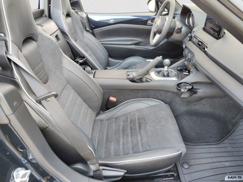 Used 2025 MAZDA MX-5 Miata RF Club w/ Interior Package image 19