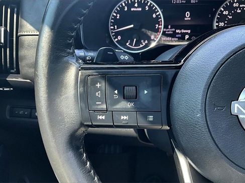 Used 2022 Nissan Pathfinder SV image 11