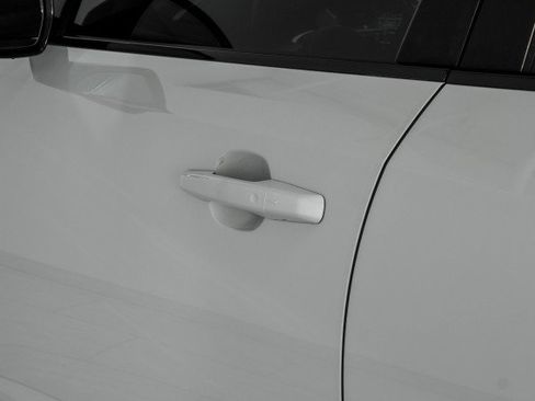 Used 2019 Jaguar E-PACE R-Dynamic SE image 36