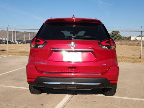 Certified 2017 Nissan Rogue SL w/ SL Premium Package image 6