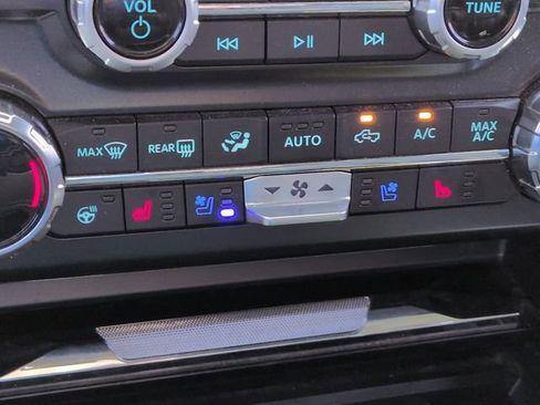 Used 2024 Ford F350 Lariat w/ Lariat Ultimate Package AWD/4WD image 30