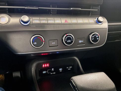 Used 2024 Hyundai Kona SE image 25