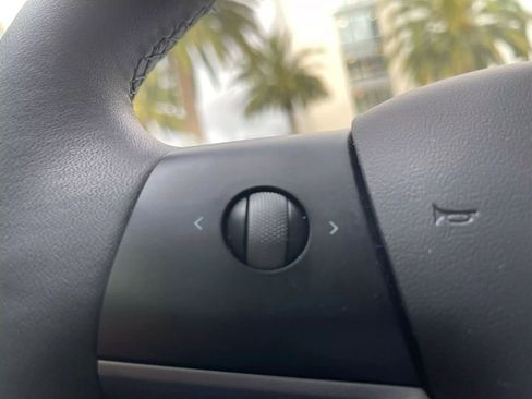 Used 2023 Tesla Model 3 Standard Range image 28