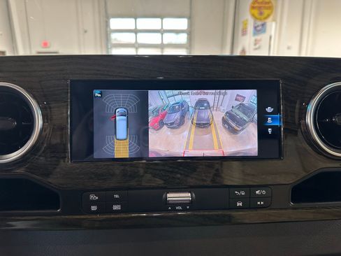 Used 2022 Mercedes-Benz Sprinter 3500 image 26