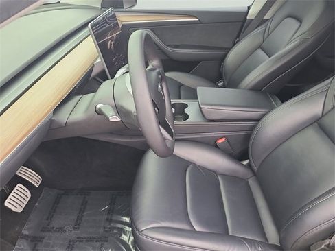Used 2024 Tesla Model Y Performance image 22