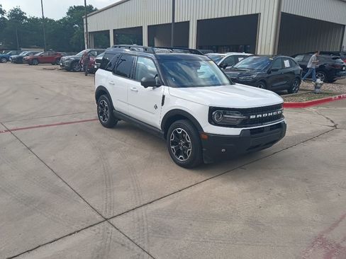 Used 2025 Ford Bronco Sport Outer Banks w/ Outer Banks Tech Package+ AWD/4WD image 6