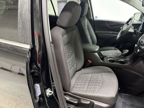 Certified 2024 Chevrolet Equinox LT w/ LPO, Floor Liner Package image 18