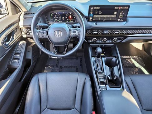 Used 2025 Honda Accord EX-L image 9
