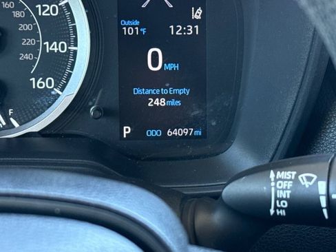 Used 2021 Toyota Corolla LE FWD image 34