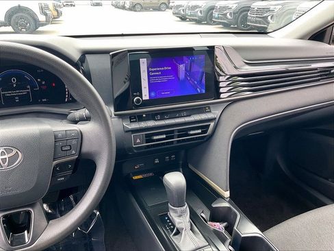 Used 2025 Toyota Camry LE FWD image 17