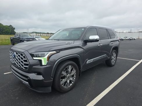 Used 2024 Toyota Sequoia Capstone AWD/4WD image 4